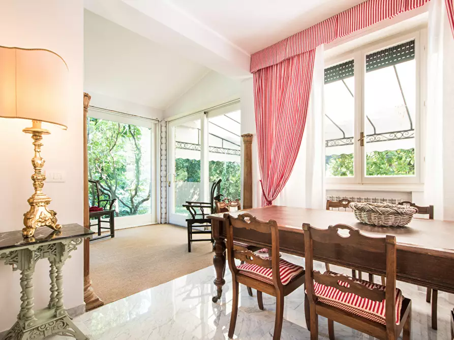 Immagine 28 di Villa in vendita  a Pietrasanta