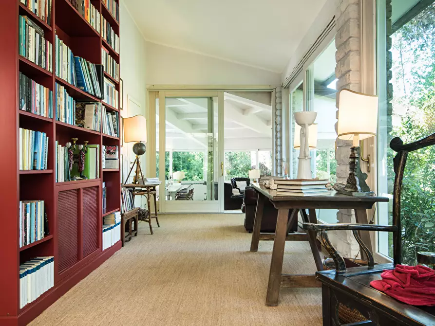 Immagine 32 di Villa in vendita  a Pietrasanta