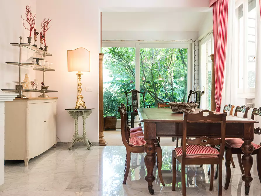 Immagine 36 di Villa in vendita  a Pietrasanta