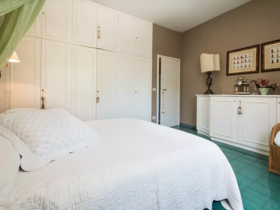 Immagine 34 di Villa in vendita  a Pietrasanta