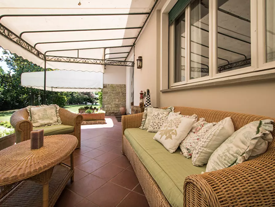 Immagine 11 di Villa in vendita  a Pietrasanta