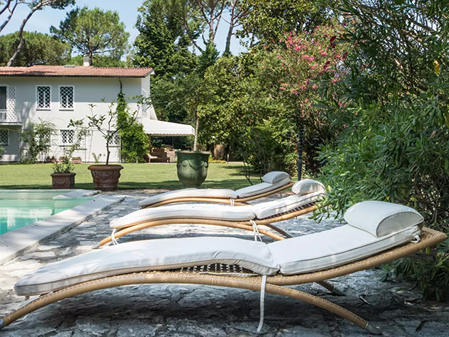 Immagine 10 di Villa in vendita  a Pietrasanta