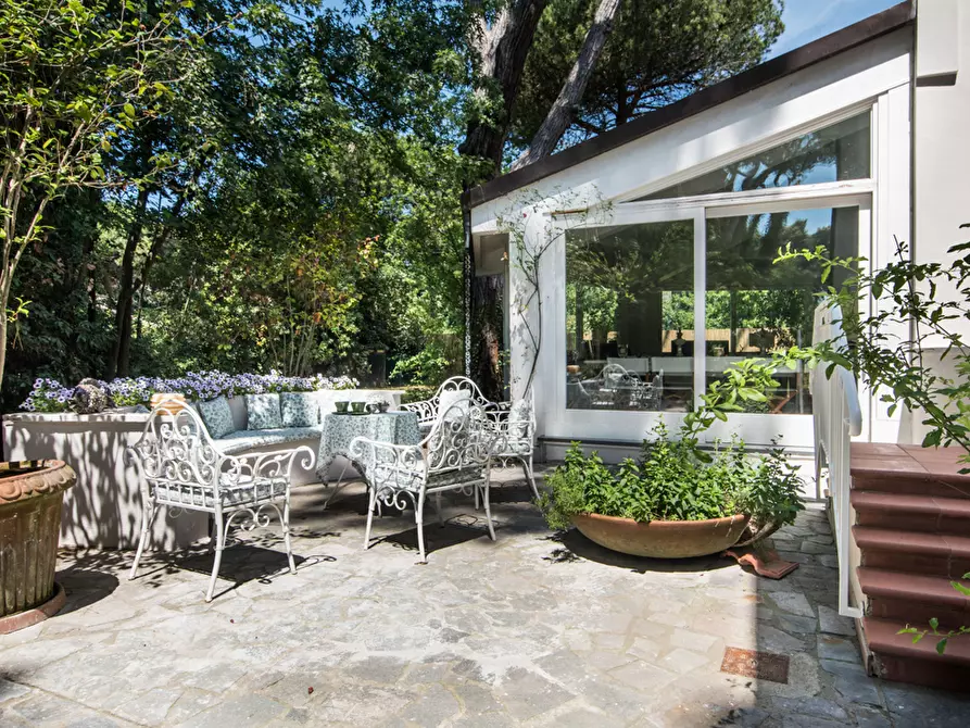 Immagine 15 di Villa in vendita  a Pietrasanta