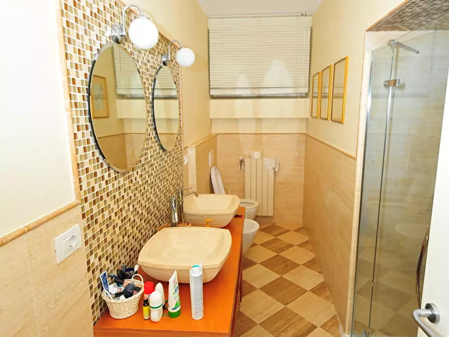 Immagine 20 di Villa in vendita  a Pietrasanta