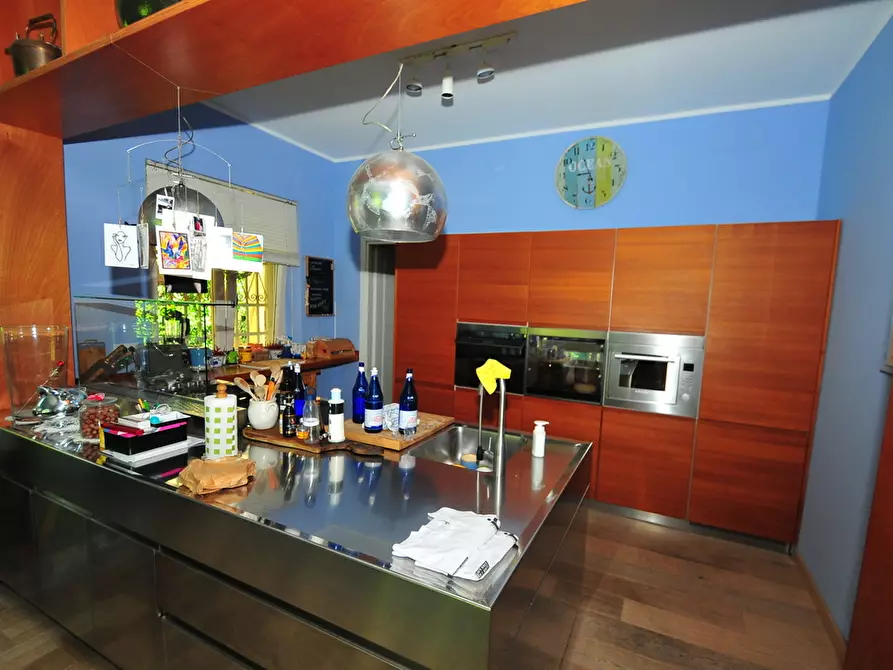 Immagine 8 di Villa in vendita  a Pietrasanta