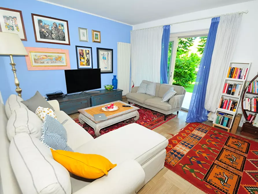 Immagine 15 di Villa in vendita  a Pietrasanta