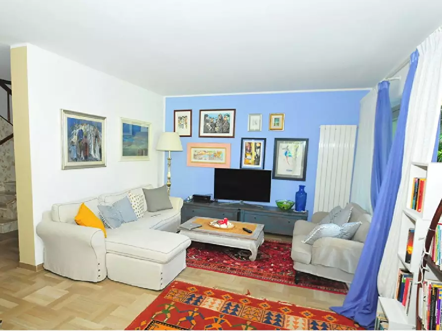 Immagine 18 di Villa in vendita  a Pietrasanta