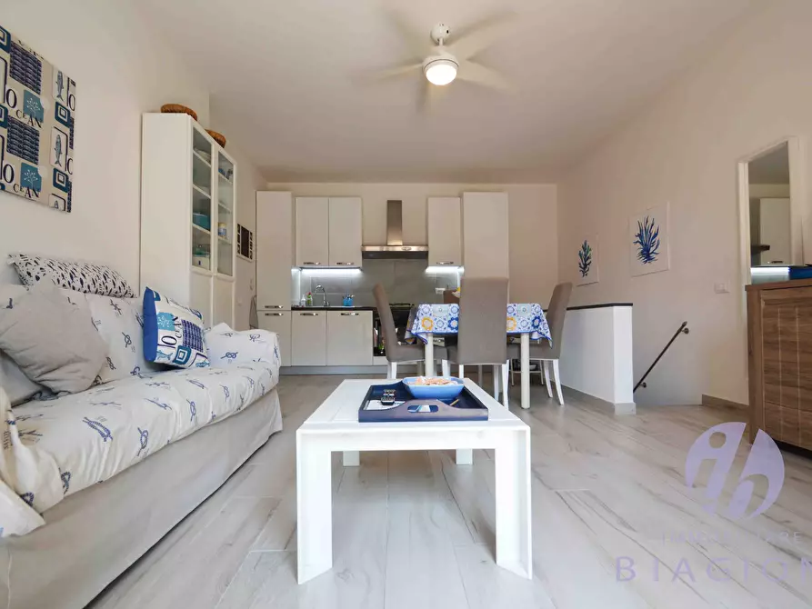 Immagine 17 di Appartamento in vendita  a Pietrasanta