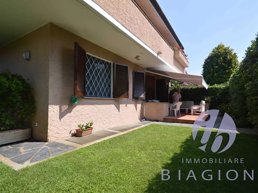 Immagine 2 di Appartamento in vendita  a Pietrasanta