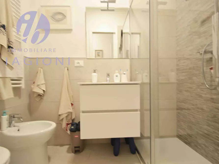 Immagine 23 di Appartamento in vendita  a Pietrasanta