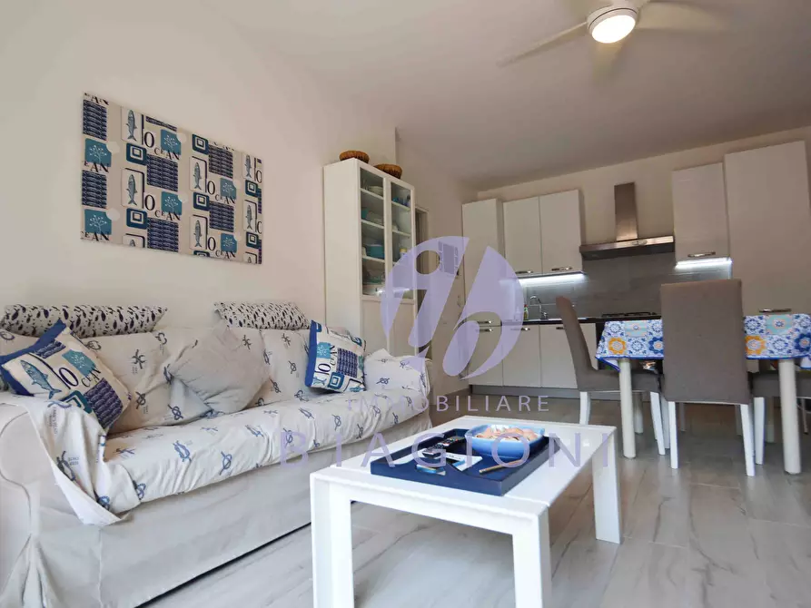 Immagine 10 di Appartamento in vendita  a Pietrasanta