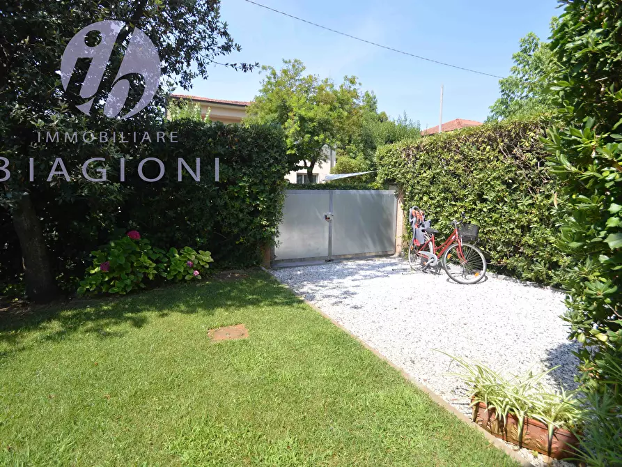 Immagine 3 di Appartamento in vendita  a Pietrasanta