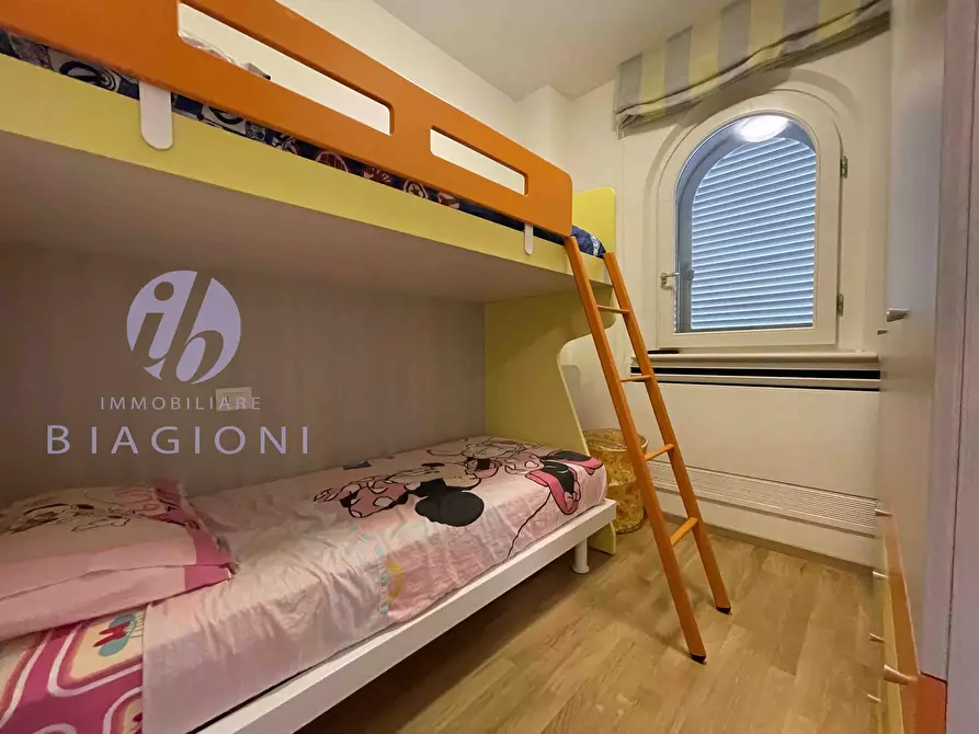 Immagine 16 di Casa trifamiliare in vendita  a Pietrasanta