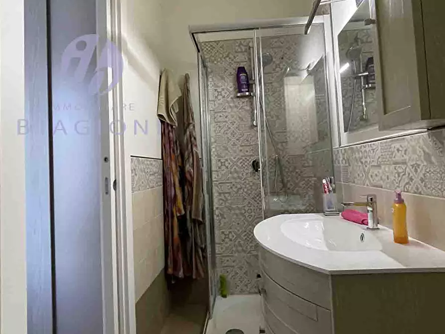 Immagine 12 di Casa trifamiliare in vendita  a Pietrasanta