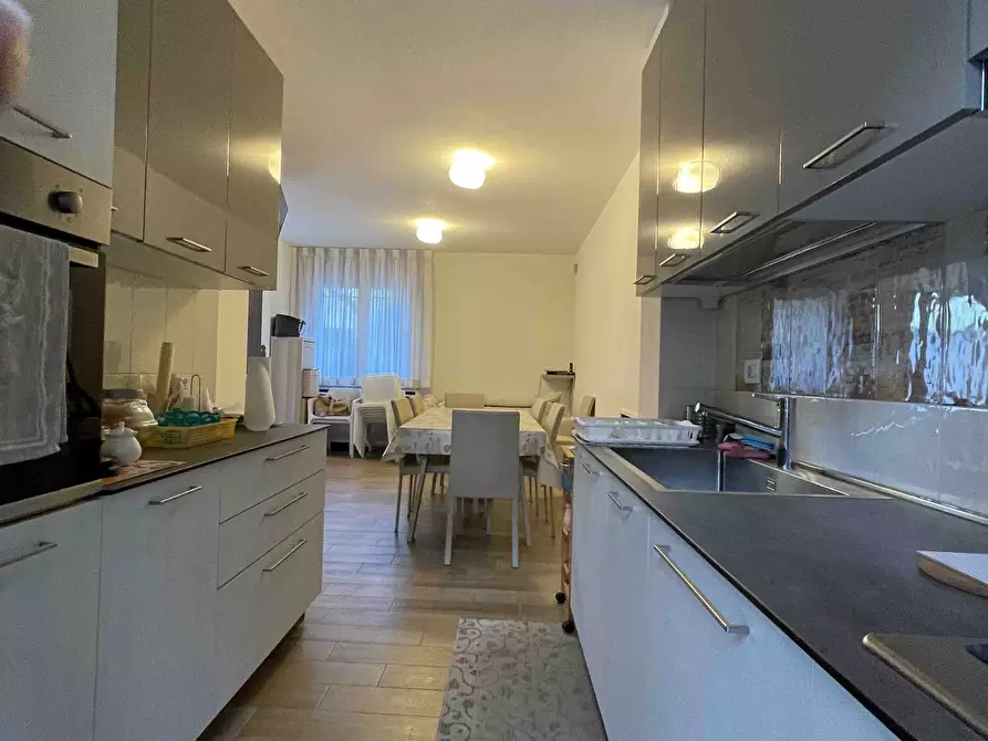 Immagine 3 di Casa trifamiliare in vendita  a Pietrasanta