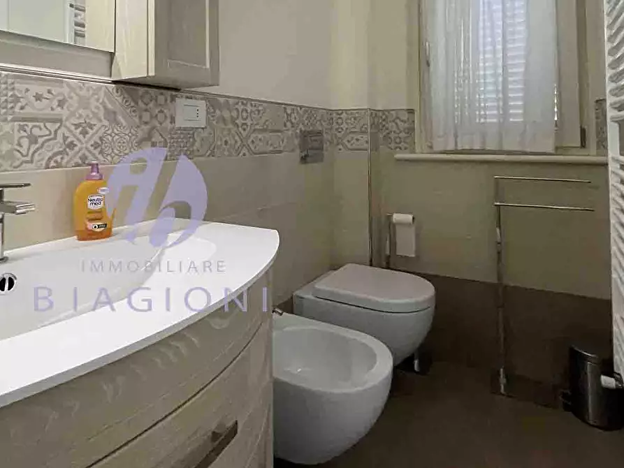 Immagine 11 di Casa trifamiliare in vendita  a Pietrasanta