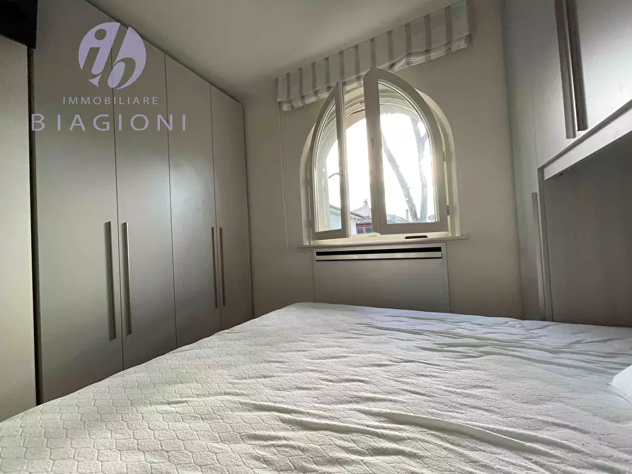 Immagine 15 di Casa trifamiliare in vendita  a Pietrasanta