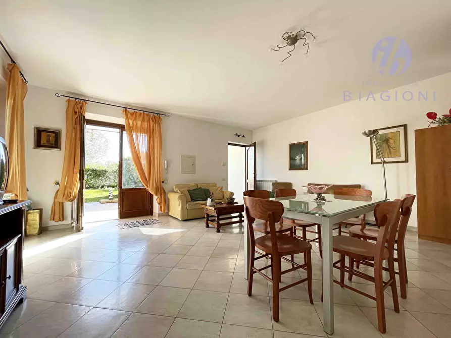 Immagine 7 di Casa bifamiliare in vendita  a Pietrasanta