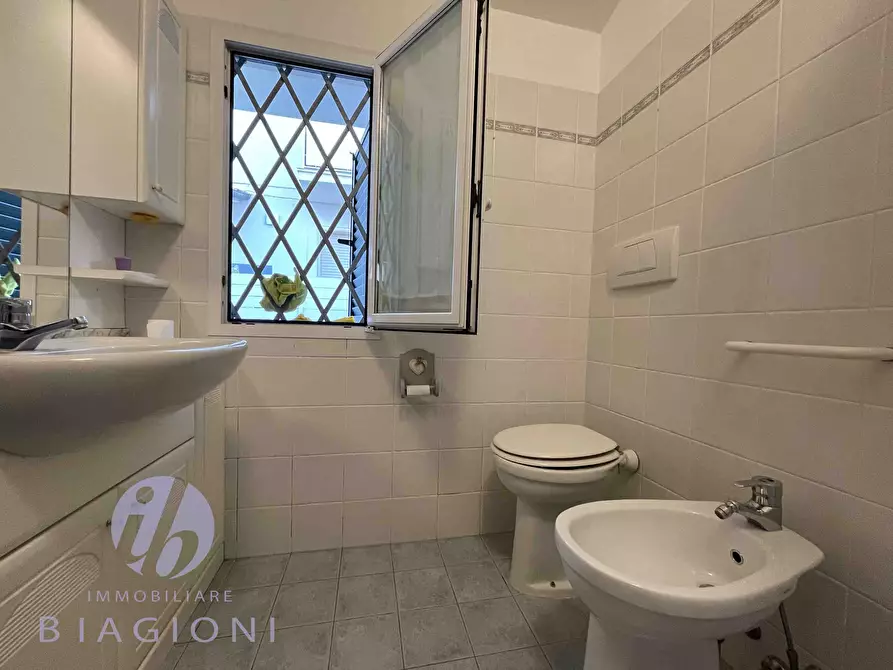 Immagine 8 di Appartamento in affitto  a Pietrasanta