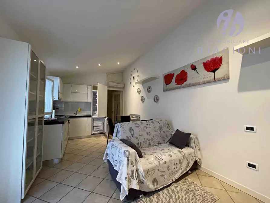 Immagine 4 di Appartamento in affitto  a Pietrasanta