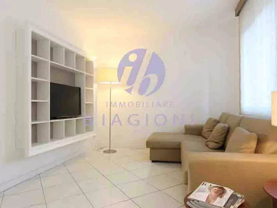 Immagine 11 di Villa in vendita  a Pietrasanta