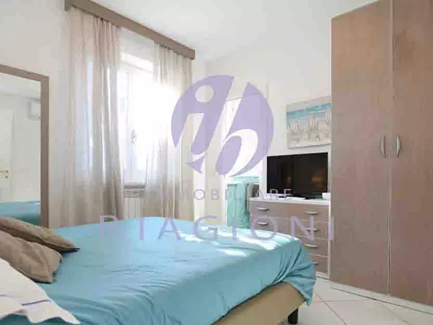 Immagine 15 di Villa in vendita  a Pietrasanta