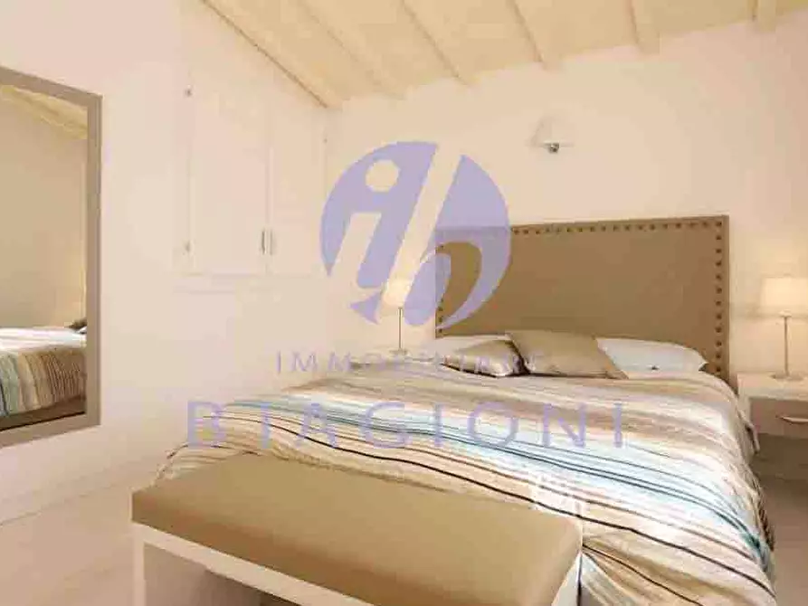 Immagine 20 di Villa in vendita  a Pietrasanta