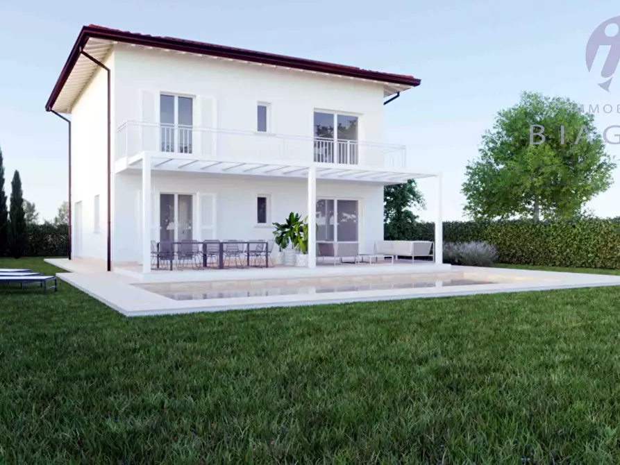 Immagine 7 di Villa in vendita  a Pietrasanta