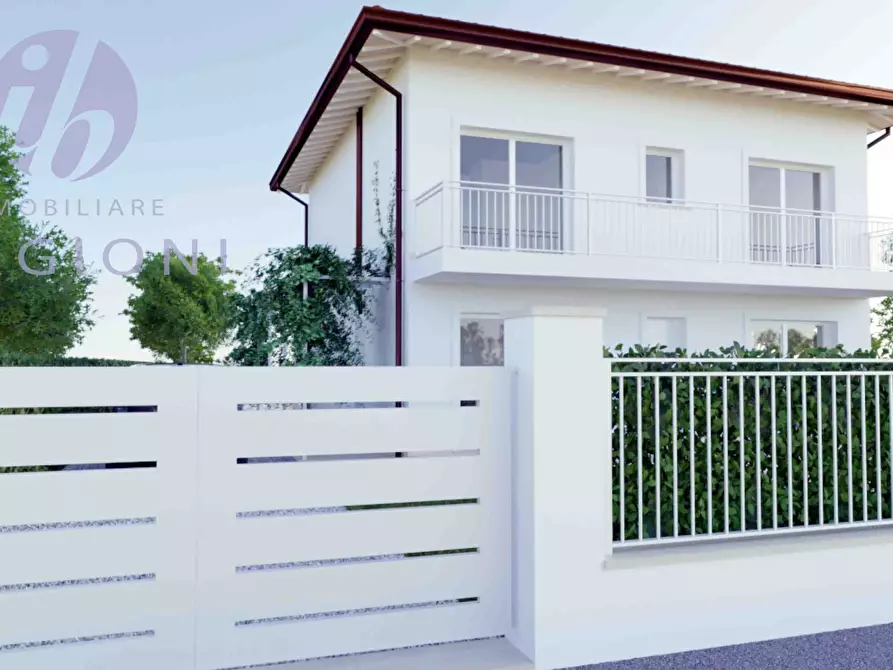 Immagine 4 di Villa in vendita  a Pietrasanta