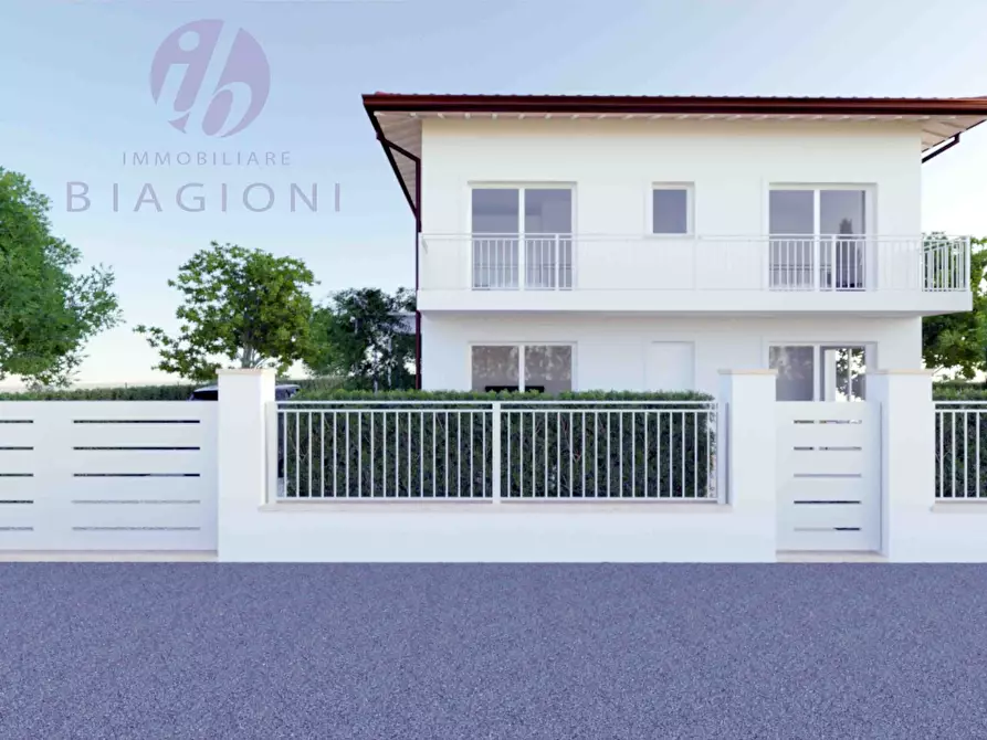 Immagine 3 di Villa in vendita  a Pietrasanta