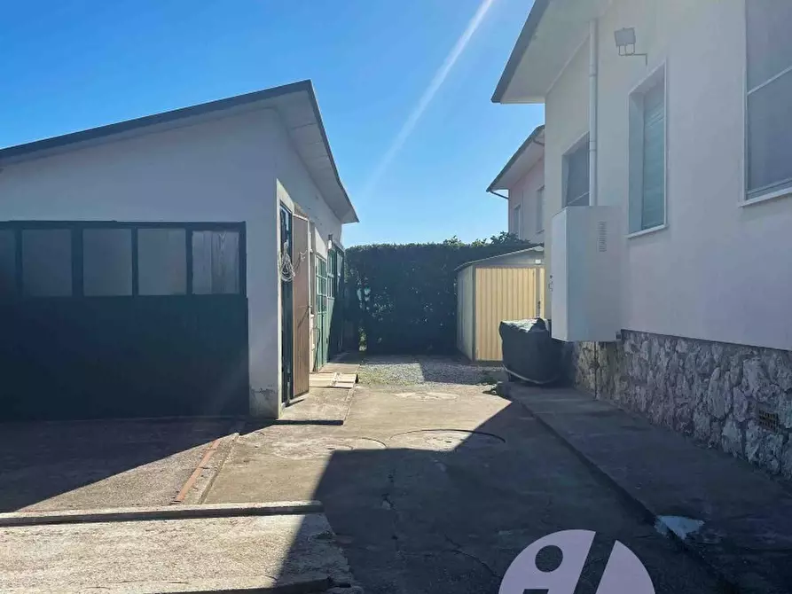 Immagine 5 di Casa indipendente in vendita  a Pietrasanta