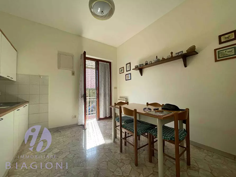 Immagine 9 di Casa indipendente in vendita  a Pietrasanta