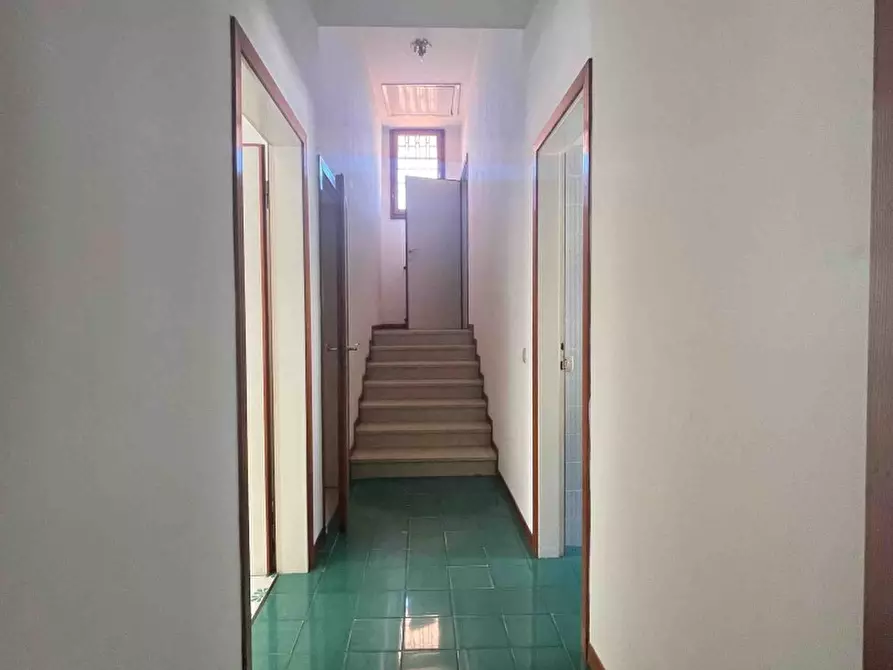 Immagine 11 di Villa in vendita  a Pietrasanta