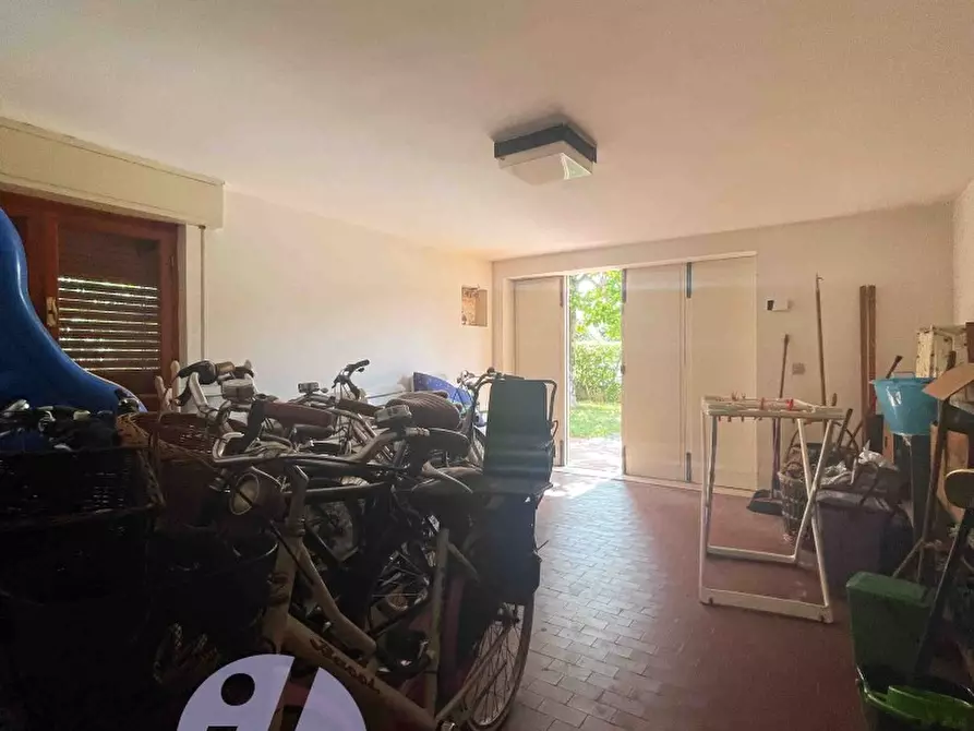 Immagine 20 di Villa in vendita  a Pietrasanta