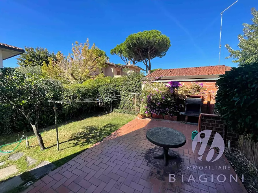 Immagine 7 di Casa bifamiliare in vendita  a Pietrasanta