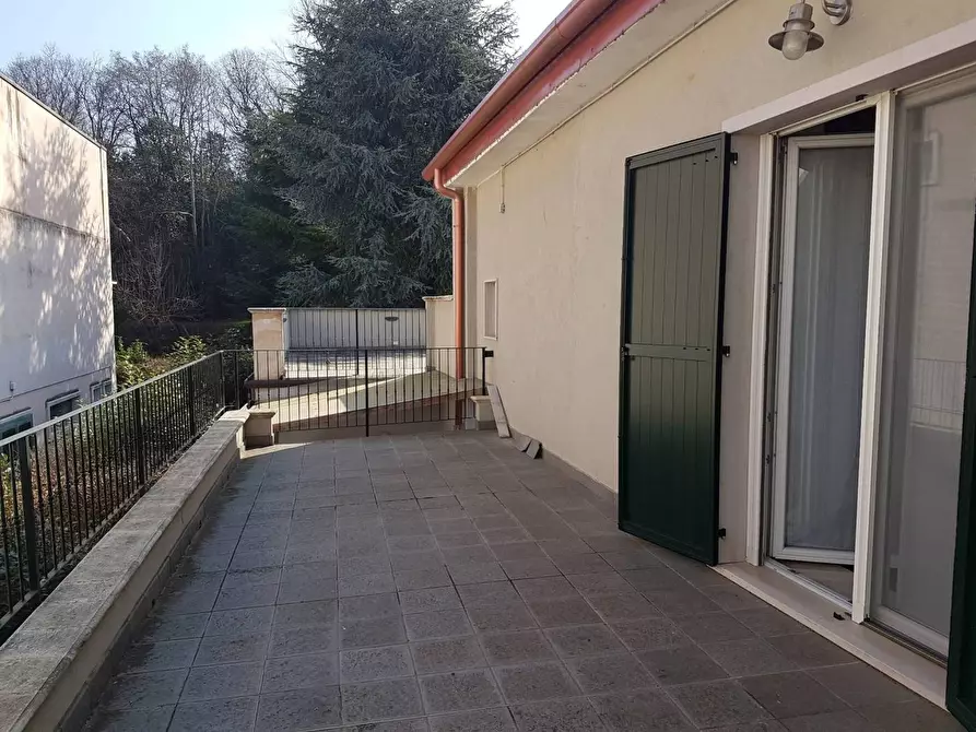 Immagine 4 di Terratetto in vendita  a Valeggio Sul Mincio
