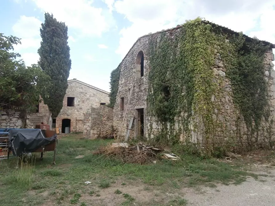 Immagine 1 di Casa colonica in vendita  a Colle Di Val D'elsa