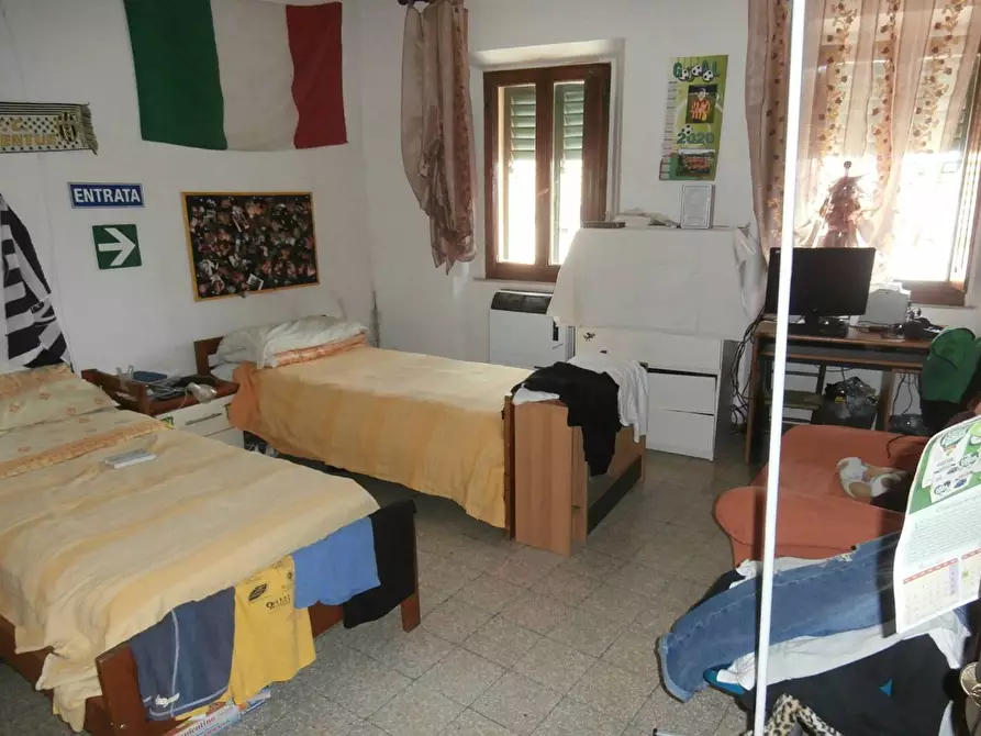 Immagine 11 di Appartamento in vendita  a Colle Di Val D'elsa