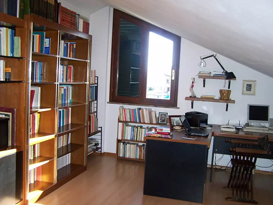 Immagine 10 di Villetta a schiera in vendita  a Casole D'elsa