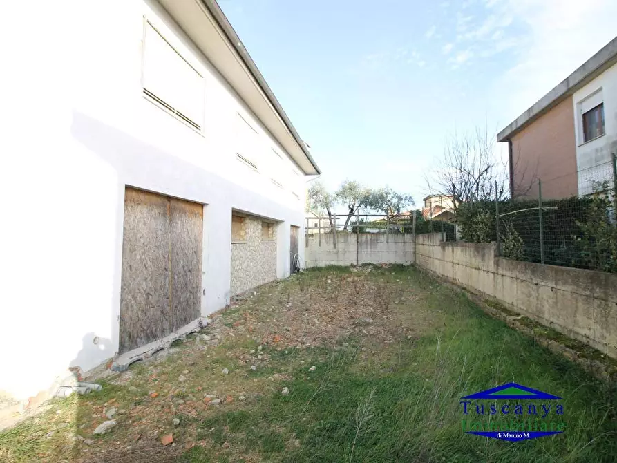 Immagine 4 di Villa in vendita  a Colle Di Val D'elsa