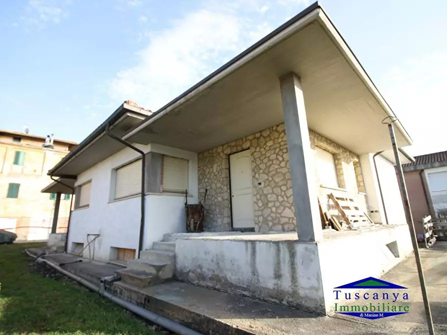 Immagine 2 di Villa in vendita  a Colle Di Val D'elsa