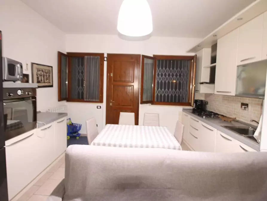 Immagine 2 di Appartamento in vendita  a Colle Di Val D'elsa