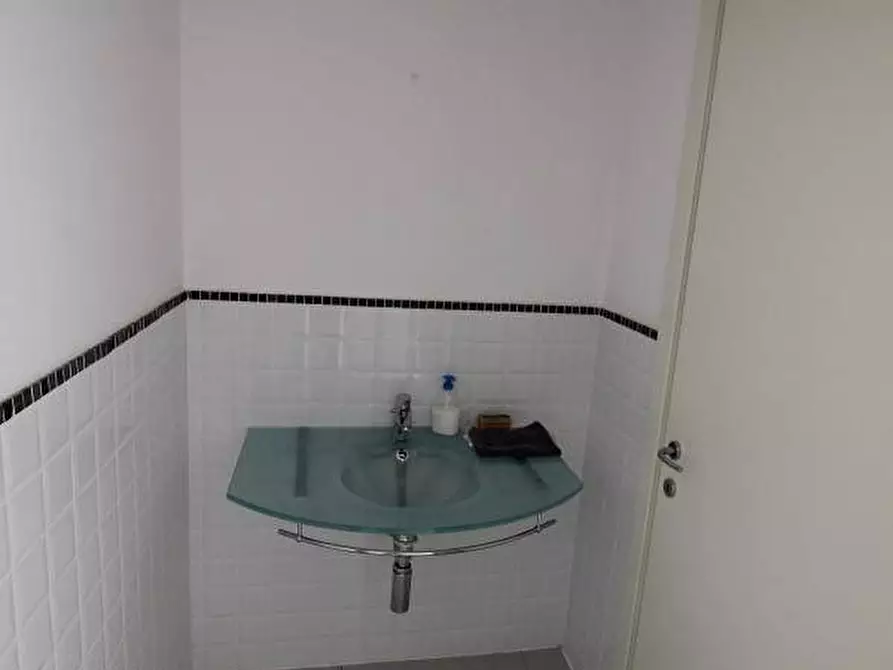 Immagine 3 di Ufficio in vendita  a Poggibonsi