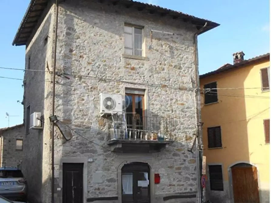Immagine 1 di Appartamento in vendita  a Castiglione Di Garfagnana