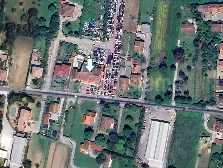 Immagine 2 di Capannone industriale in vendita  a Capannori