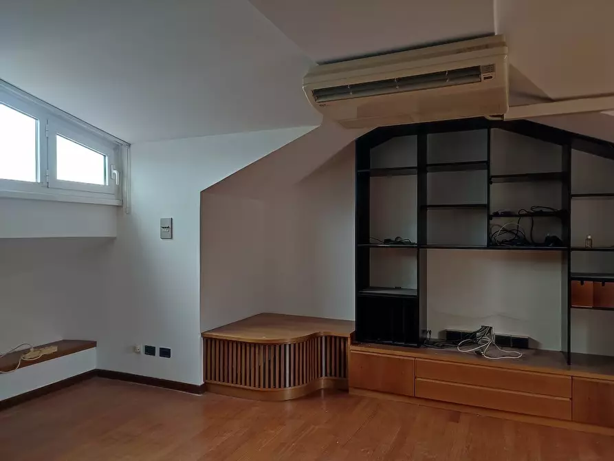 Immagine 37 di Casa semindipendente in vendita  a Carrara