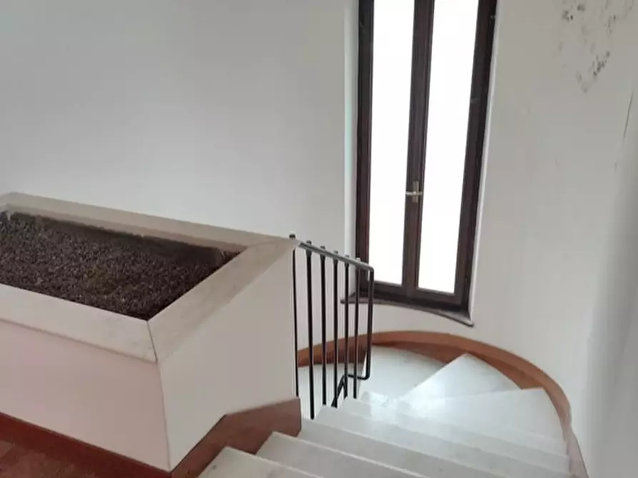 Immagine 21 di Casa semindipendente in vendita  a Carrara