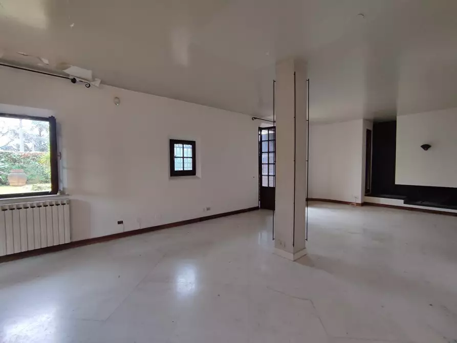 Immagine 15 di Casa semindipendente in vendita  a Carrara