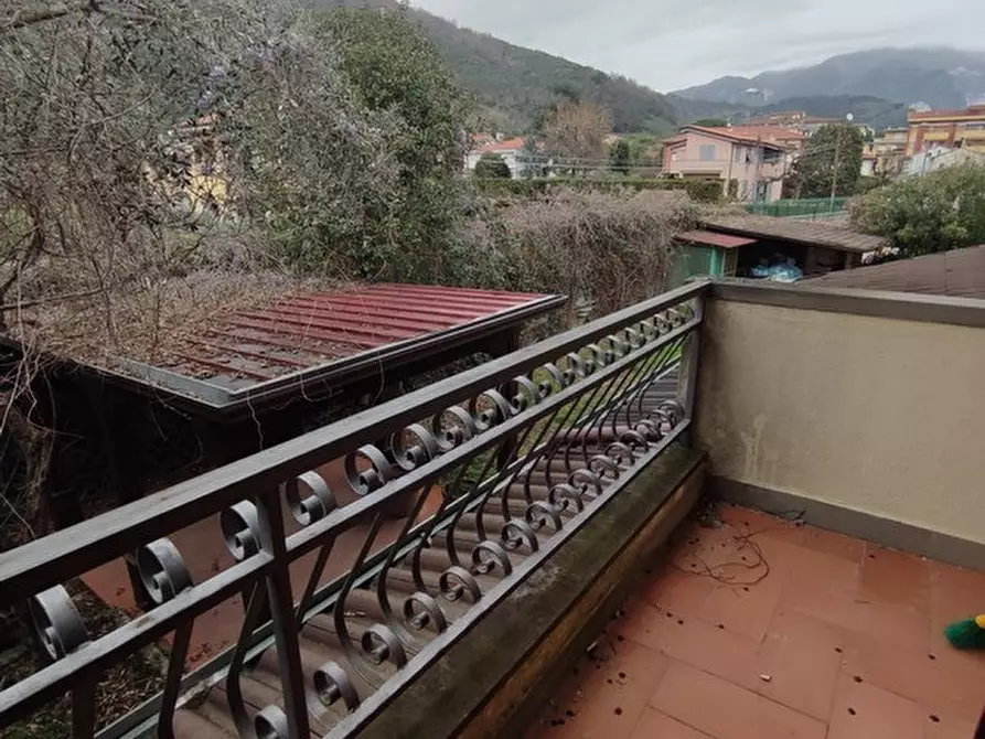 Immagine 26 di Casa semindipendente in vendita  a Carrara