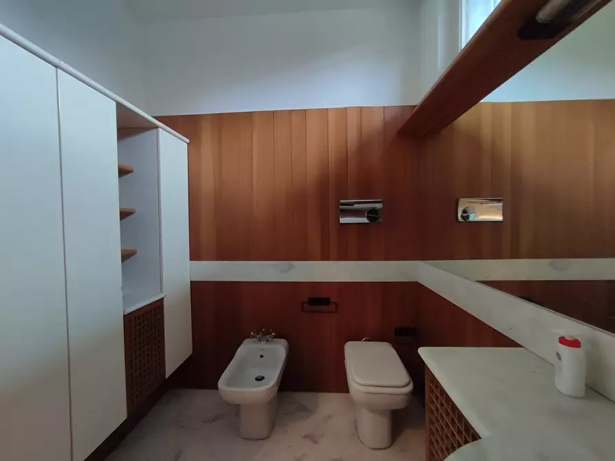 Immagine 14 di Casa semindipendente in vendita  a Carrara